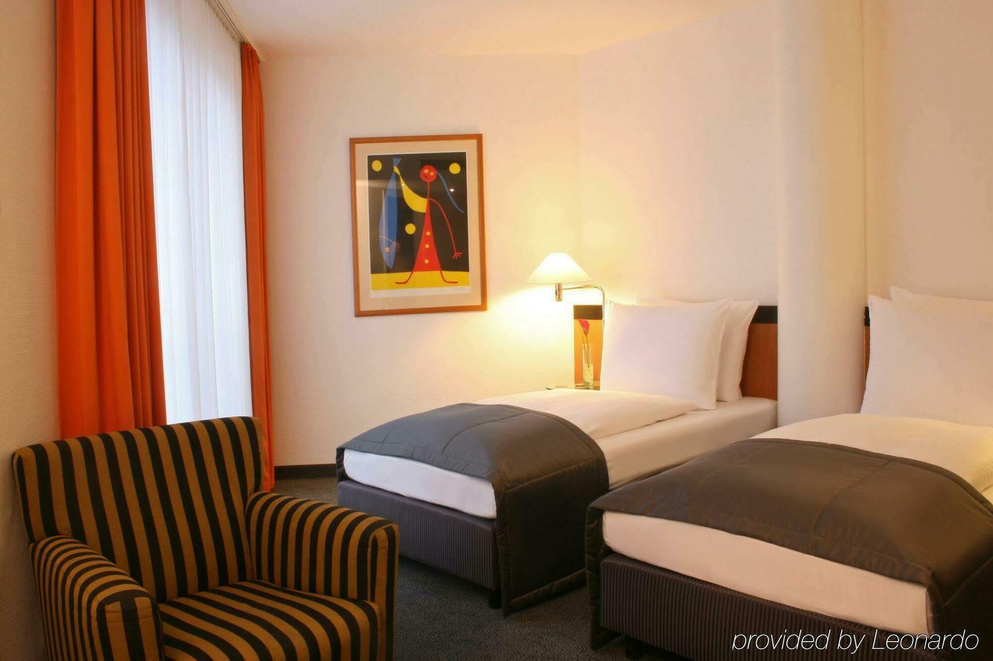 Holiday Inn Berlin City Center East Prenzlauer Berg By Ihg Luaran gambar